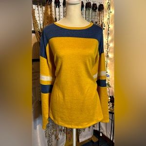 🍁3 for $25🍁Yellow & Navy Women’s XL Sweater LIKE NEW!